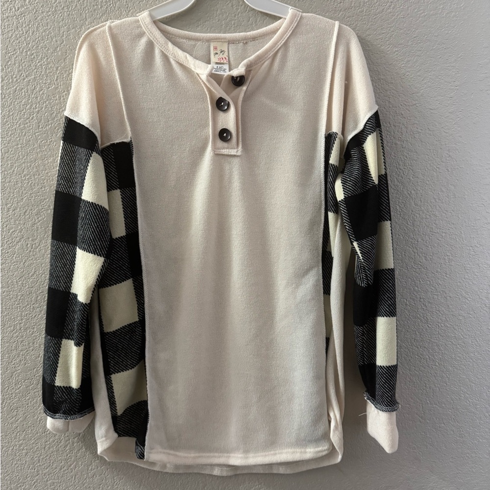 7th Ray Cream Shirt with Black Plaid Sleeves